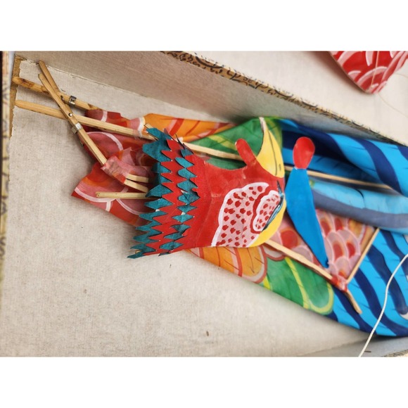 Vtg Chinese hand painted SilkPheonix in Original box minor damages 56" wide - Picture 13 of 16